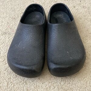 Black Birkenstock Birkis chef shoes. Women’s 9.